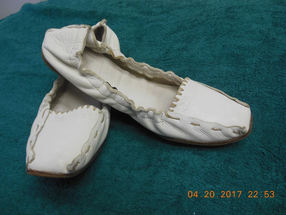 Fine hand made leather inside and out ballerina shoes made by "La Martians"9 M - Image 1 of 4