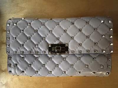 Bandolera Valentino Garavani Rockstud Cartera con Cadena WOC Foto 1 de 4