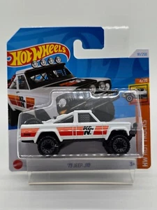2024 Hot Wheels '73 Jeep J10 - livrea bianca K&N - Hot Trucks 91/250 - scheda corta - Foto 1 di 8