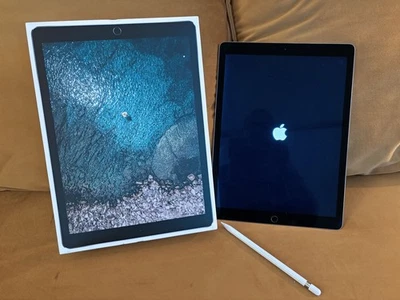 iPad Pro 12.9" (2017) Wi-Fi + 4G 256 Go + Pencil - Photo 1/4