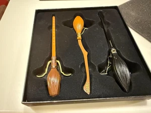 Harry Potter Scopa Segnalibro Set Di 3 Confezione Originale Raro Da Collezione - Foto 1 di 4
