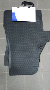 Genuine Volkswagen Transporter T5 & T6 RHD Front Rubber Floor Mats Caravelle - Picture 1 of 2