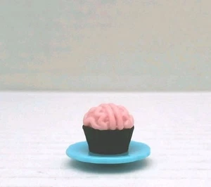 Monster High Doll G3 Coffin Bean Spooky Cafe Blue Cupcake Brain Frosting - Picture 1 of 5