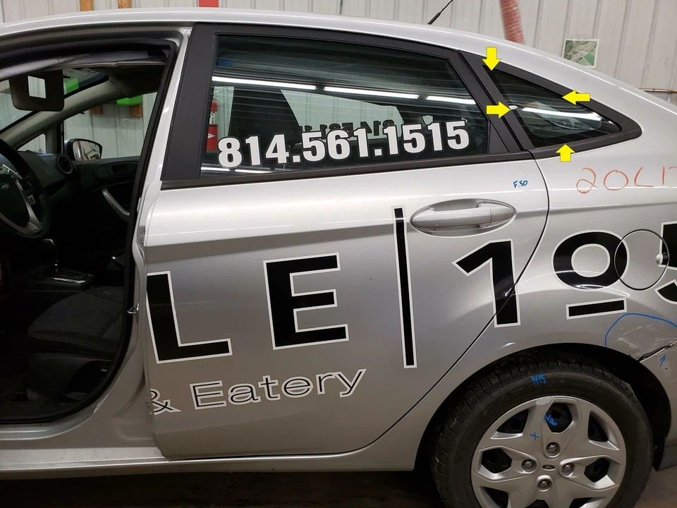 Ford Fiesta 2013 sedán conductor cuarto de cristal tintado izquierdo ventana Foto 1 de 1