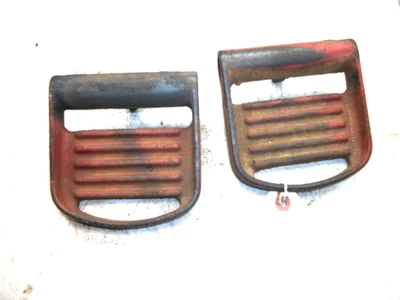 Wheel Horse Workhorse 700 1968 pieza de tractor de jardín: estriberas - Imagen 1 de 2