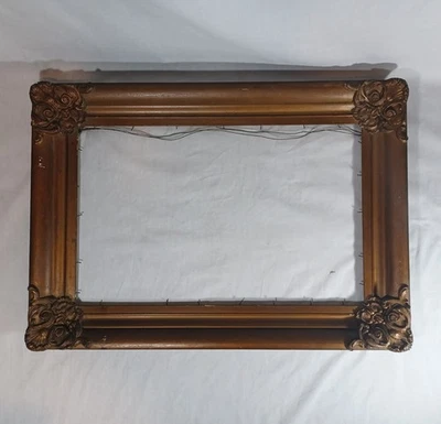 Antiguo marco barroco grande de madera de yeso dorado 27" X 19", 22" X 14" (A) Foto 1 de 4