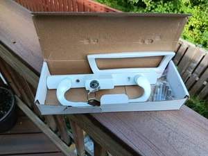 Sliding Patio Door Handle Set White with Key Lock 3-15/16" hole spacing - Picture 1 of 3