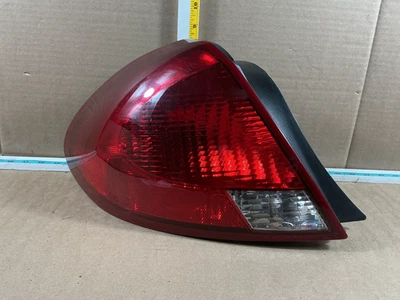 Conjunto de luz trasera izquierda del lado del conductor Ford Taurus 2004 Foto 1 de 4