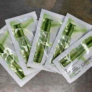 Giovanni — 2Chic Ultra-Moist Super Potion Anti-Frizz Serum Oil — Travel Set NEW - Picture 1 of 6