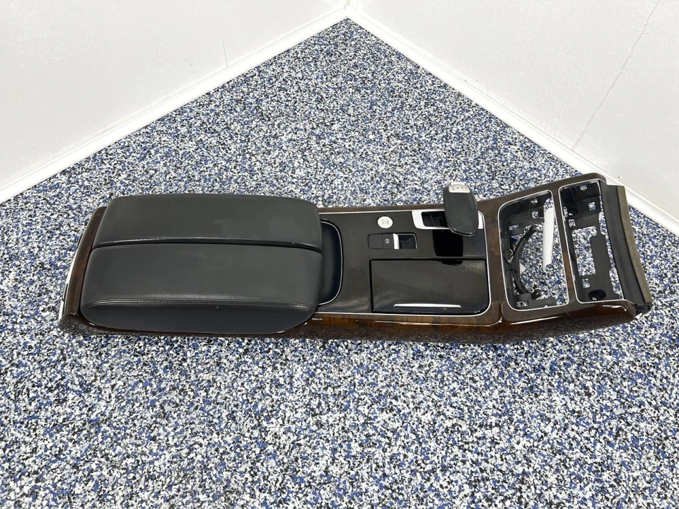 Consola superior superior piso delantero con asiento trasero reclinable AUDI A8 2016 negro 828253 Foto 1 de 4