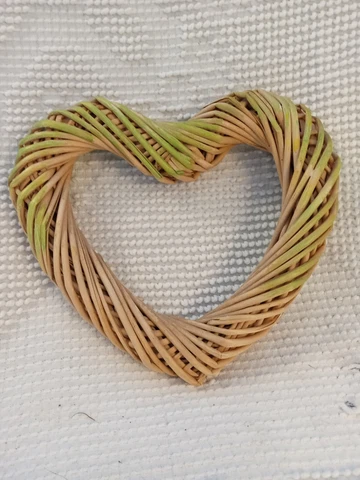 Natural Wicker Heart Cover