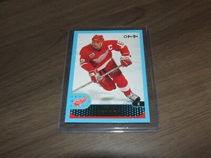 2001-02 O-Pee-Chee Steve Yzerman #2
