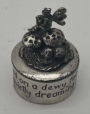 Caja de recuerdo de hadas de los dientes Silver Scenes. Plateado con taburetes de elfo y sapo  Foto 1 de 4