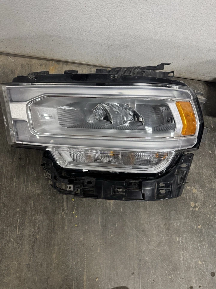 Conjunto de faros LED 23 RAM 2500 Laramie Lh Foto 1 de 1