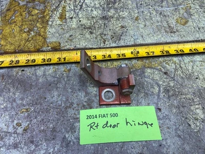 12-15 2 Door FIAT 500     RIGHT PASSENGER DOOR HINGE - Image 1 of 4