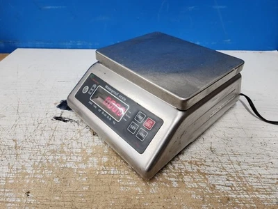 Scalesensor Waterproof dual side screen Industrial Kitchen Lab Scale up to 7.5kg - Image 1 of 4