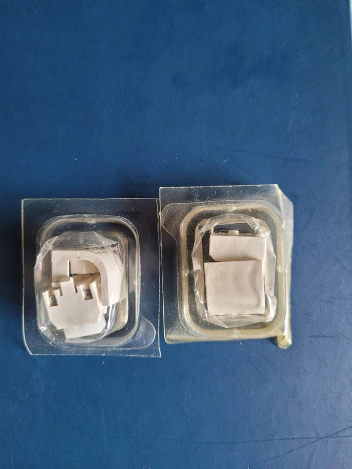 Coppia di pulsante Urmet 1130/100  per citofoni serie 1130/1 bianco - Immagine 1 di 1