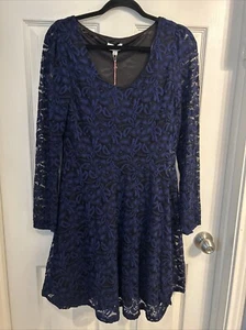 Neu mit Etikett! Umgee Midnight Blue Lace Fit and Flare Dress with Tüllsaum, Long Sleeves L - Bild 1 von 6