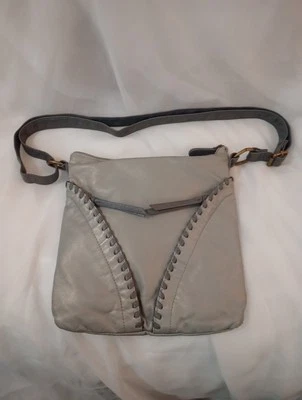 Bolso Bandolera Bueno Of California Cuero Vegano Cartera Dos Tonos Gris y Plateado Foto 1 de 4
