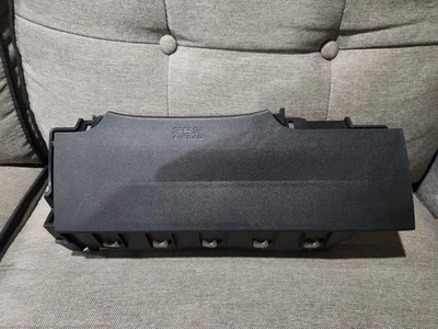 Rodilla delantera lado conductor izquierdo honda hrv 2023-2024-2025 color negro Foto 1 de 3