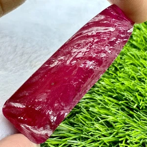LAB CREATED 37.73 G PIGEON BLOOD RED RUBY #5 ROUGH CORUNDUM Half Boule GEMSTONE - Picture 1 of 3