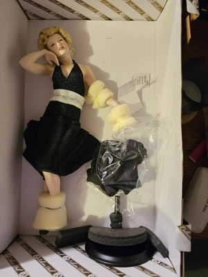 Muñeca retrato de porcelana Eternamente Marilyn rara Foto 1 de 4