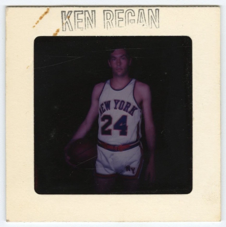 Negativo de película Bill Bradley NY Knicks “novato” del famoso fotógrafo Ken Regan 67 Foto 1 de 1
