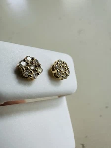 14k Yellow Gold 0.25Tw Genuine Diamonds Floral Cluster Studs - Picture 1 of 6