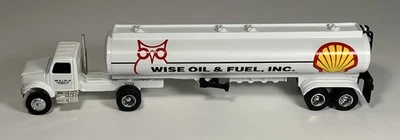 Remolque cisterna de petróleo y combustible semi sabio internacional diecast Ertl 1/64 Cambridge MD Foto 1 de 4