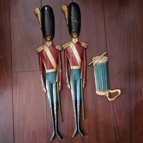 Vintage palace guards 1970s Sexton Cast Metal Wall Hangings Large 21" 2 Soldiers Cover