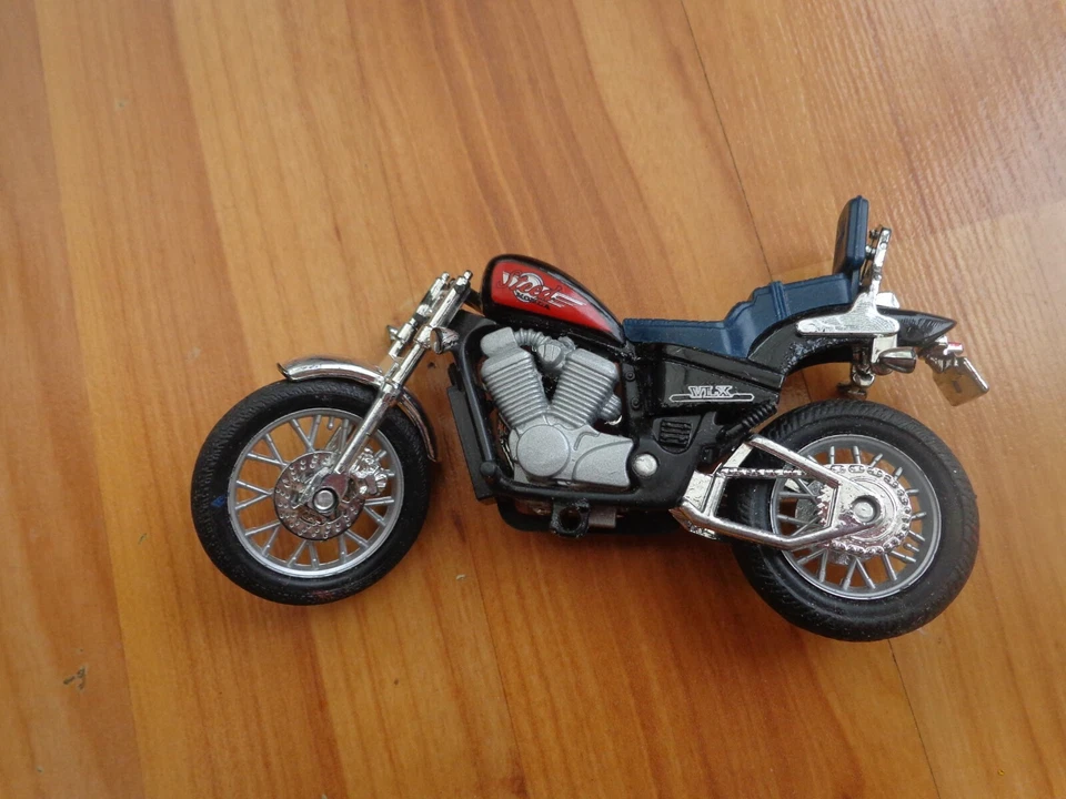 1/18 Maisto Atlas Honda Destriero Pressofuso Motocicletta Moto Bicicletta Usato - Immagine 1 di 1