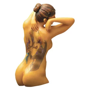Tätowierte Verführerin sinnlich geschwungen Akt weibliche Form Wandskulptur - Bild 1 von 2