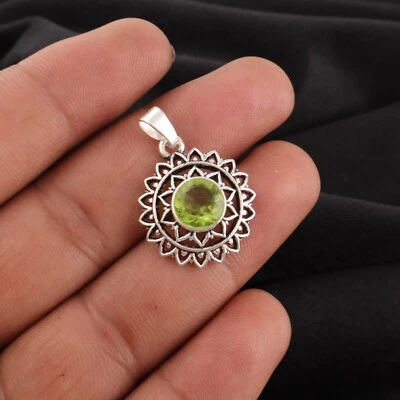 Peridot Gemstone 925 Sterling Silver Jewelry Handmade Women Chain Pendant 1.14" - Image 1 of 4