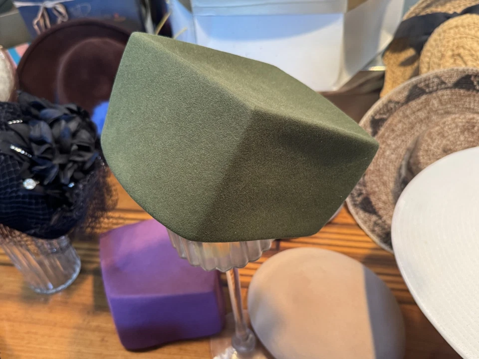 Saint Laurent - Sombreros Rive Gauche para mujer - Verde militar y malva Foto 1 de 4