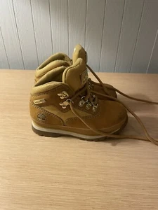 Timberland  Classic Boots Kids/Toddler Sz 9 Wheat Leather Waterproof Boots - Picture 1 of 5