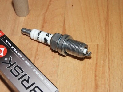 4x BRISK P2 Iridium Spark Plugs fit: Volkswagen Citi Golf - 1.8 - 1996 to 1999 - Image 1 of 4