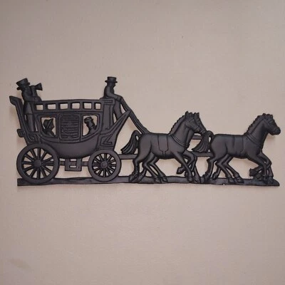 VINTAGE CAST IRON STAGECOACH WALL PLAQUE DECOR CARRIAGE HORSE 11.5" LONG - Image 1 of 2