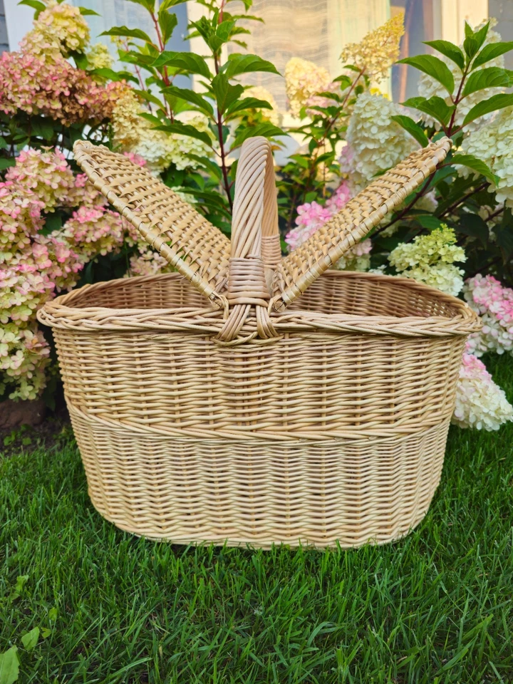 Large Wicker Picnic Basket – Handmade Willow Hamper with Double Lids - Image 1 of 4