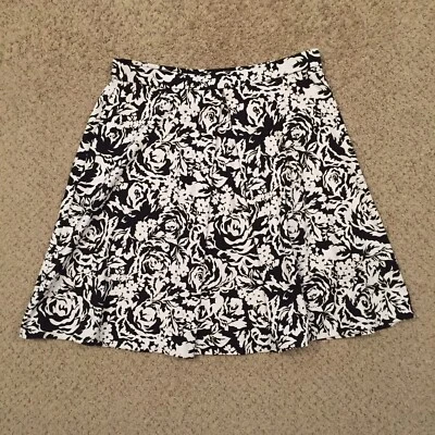 Falda Addrienne Vittadini Grande Negra Floral Plisada Sin Forro Foto 1 de 4