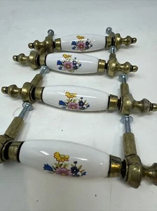 Vintage Drawer / Cabinets Pulls Brass & Porcelain (4 Pulls)Floral Print - Picture 1 of 3