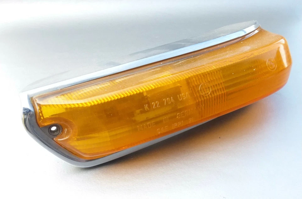 BMW 2002 Ti Tii Right Front Signal Light 1968 - 1974 Passenger USA Spec Model  - Изображение 1 из 4