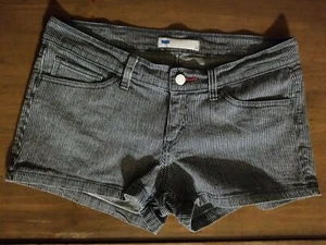 Levi's Women's Size 30 Blue/White train conductor Striped Jean Shorts - Picture 1 of 9