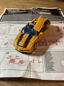 Transformers-Bumblebee - Hasbro - 2008- incomplete-great 4 mid battle display - Picture 1 of 6