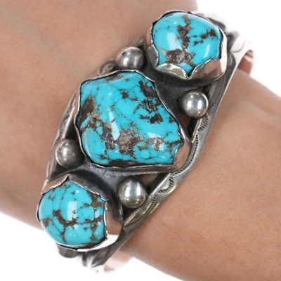 6.75" Vintage Native American stamped carinated silver cuff bracelet w/turquoise - Image 1 of 4