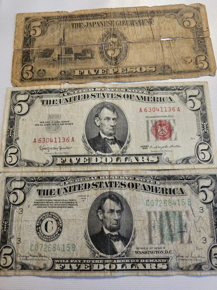 $5 1963 Red Seal Washington D.C, $5 1934 Green Seal Wash. D.C., 5 Pesos WWII Era - Image 1 of 4