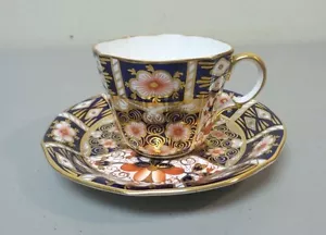 ROYAL CROWN DERBY PORCELAIN IMARI #2451 TEA CUP & SAUCER, SCALLOPED RIM, c. 1926 - Picture 1 of 12