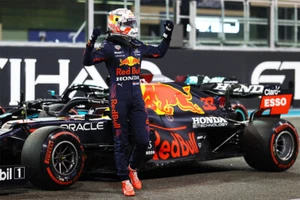 Max Verstappen Vainqueur Course Formule 1 2021 Décoration Murale - AFFICHE 20x30 - Photo 1 sur 4