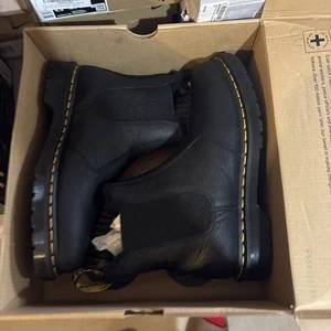 Dr. Martens 2976 Faux Fur Lined Leather Chelsea Boots Black US Mens 8 / Womens 9 - Picture 1 of 4