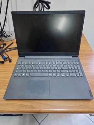 LENOVO V15-IIL 82C500G8IX  I5-1035G1/4GB/256GBSSD FREEDOS Usato difettoso - Immagine 1 di 4