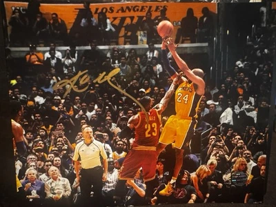 Foto firmada por Kobe Bryant de 8” por 10” de los Lakers con certificado de autenticidad hermosa firma dorada Foto 1 de 4
